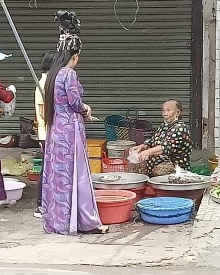 Moment kocak saat belanja di pasar ini bakal bikin kamu tepuk jidat